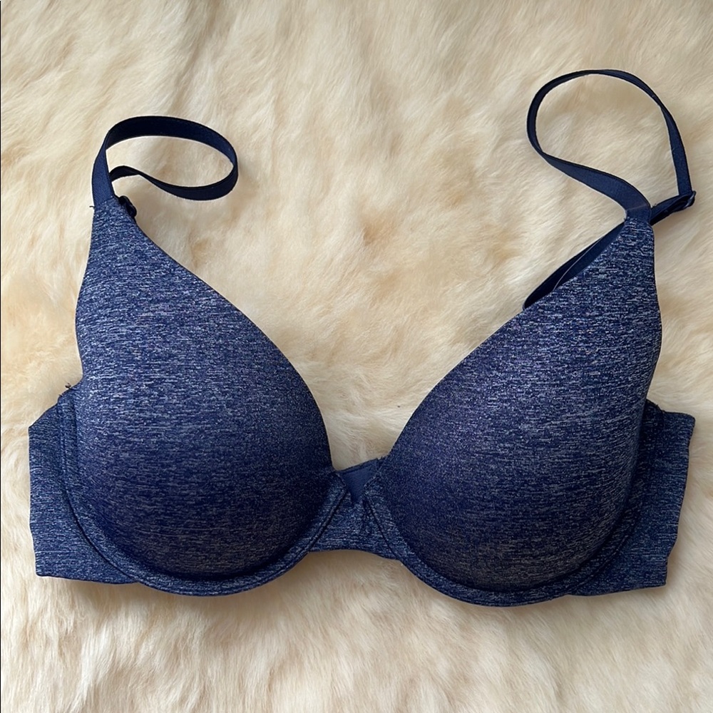 Victoria's Secret Uplift Semi-Demi Navy Blue Bra Size 32C. Great Condition.